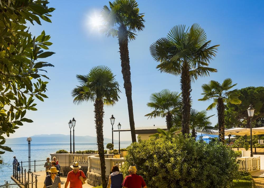 Villa Amalia - Liburnia (Adults Only) Opatija Ngoại thất bức ảnh